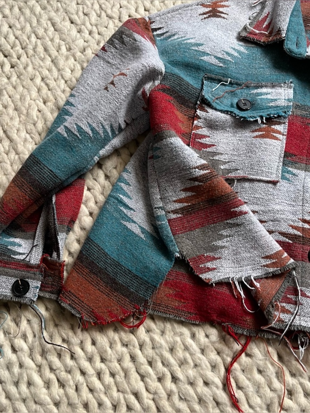 Aztec Cropped Button-Up Veveret Jacket | small-medium - Picture 10 of 17